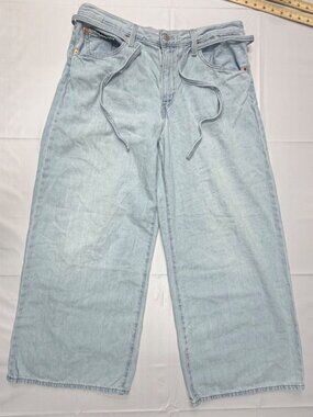 Levi's Women XL Baggy Straight Leg Jeans light wash denim size 31 measures 35x27